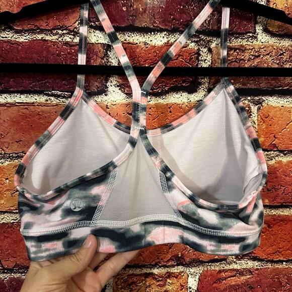 Lululemon sports bra size 6 - Picture 3 of 5